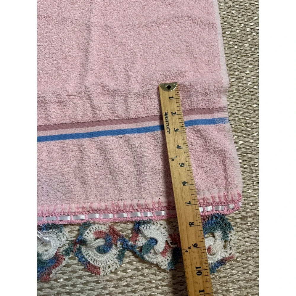 Vintage Pink bath Towel Crochet Lace Satin Ribbon Cottagecore Bathroom 24x44